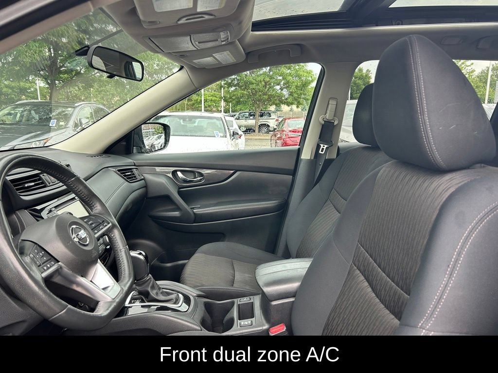 Used 2017 Nissan Rogue SV AWD/4WD image 6