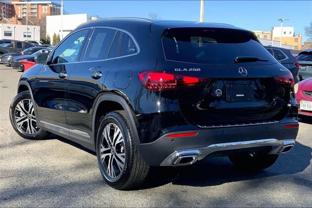 Used 2025 Mercedes-Benz GLA 250 4MATIC image 10