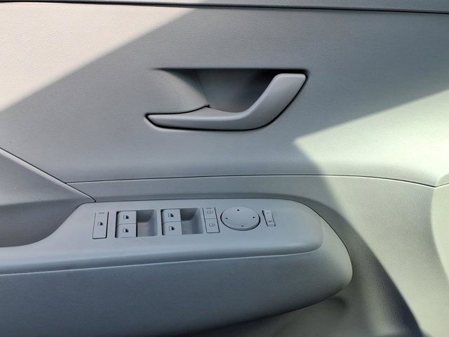 Used 2025 Hyundai Kona SEL FWD image 20