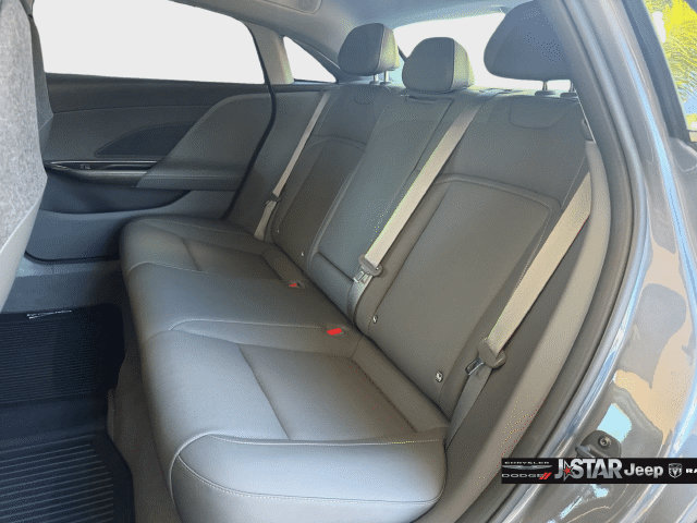 Used 2025 Lucid Air Pure RWD image 20