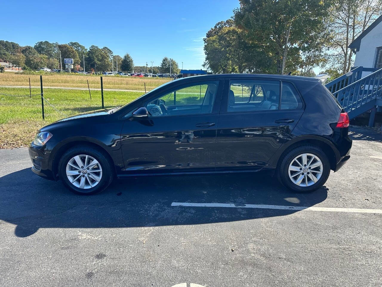 Used 2015 Volkswagen Golf S image 5