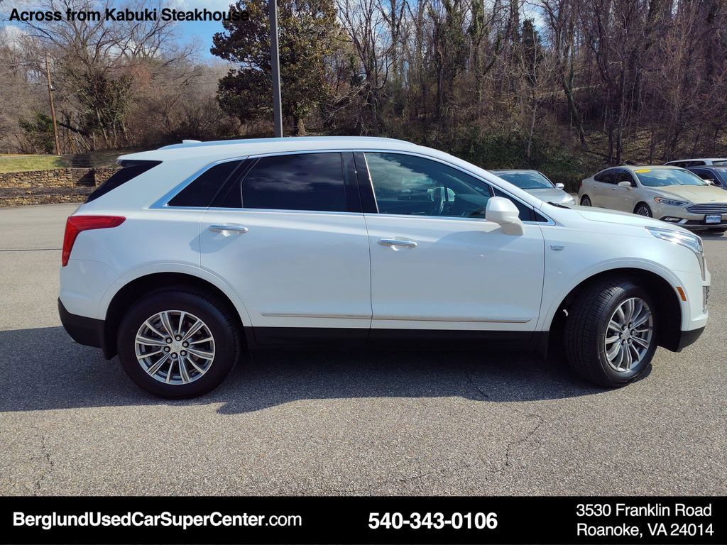 Used 2017 Cadillac XT5 Luxury w/ Driver Awareness Package image 3