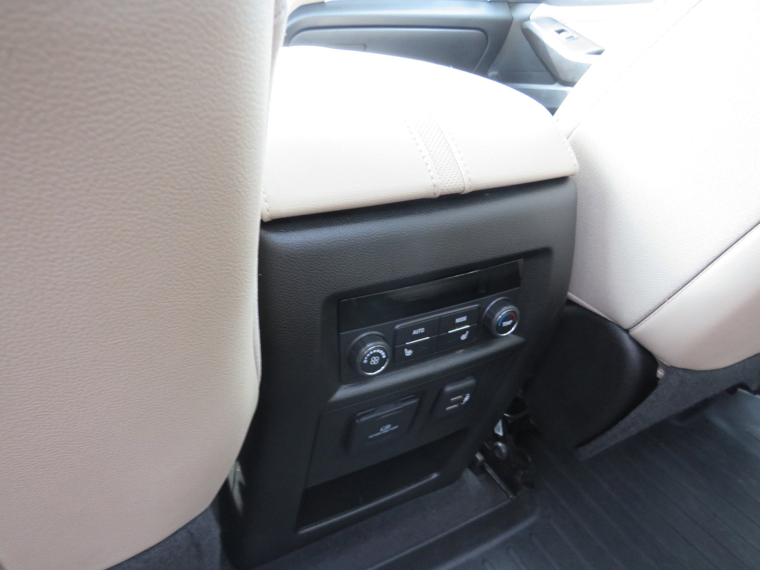 Used 2023 Chevrolet Traverse Premier image 11