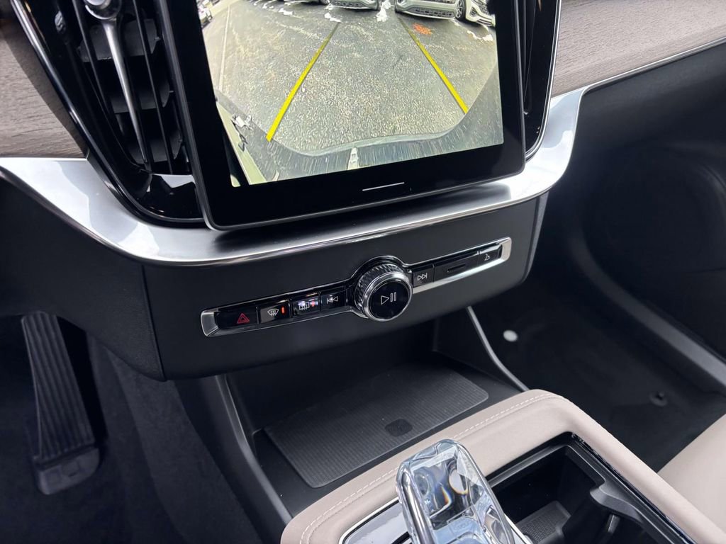 New 2026 Volvo XC90 B5 Plus image 23