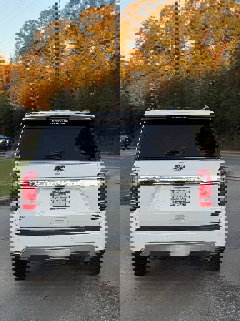 Used 2021 Ford Expedition XLT image 5