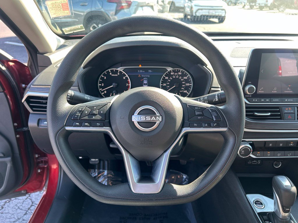 Used 2025 Nissan Altima 2.5 SV FWD image 21