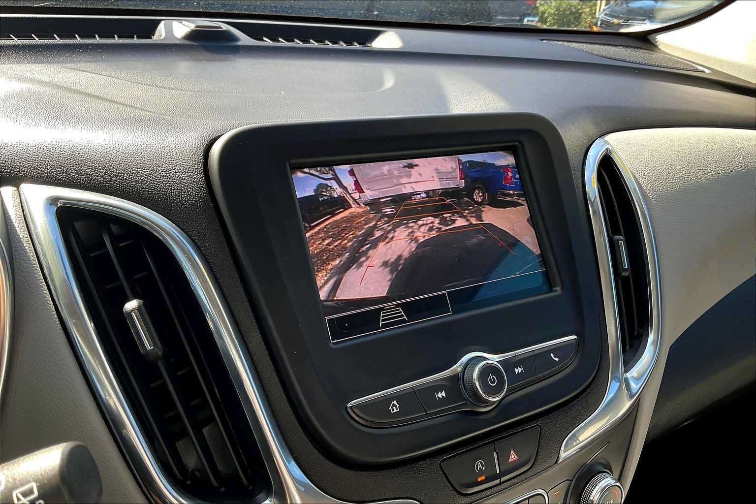 Used 2023 Chevrolet Equinox LS FWD image 21