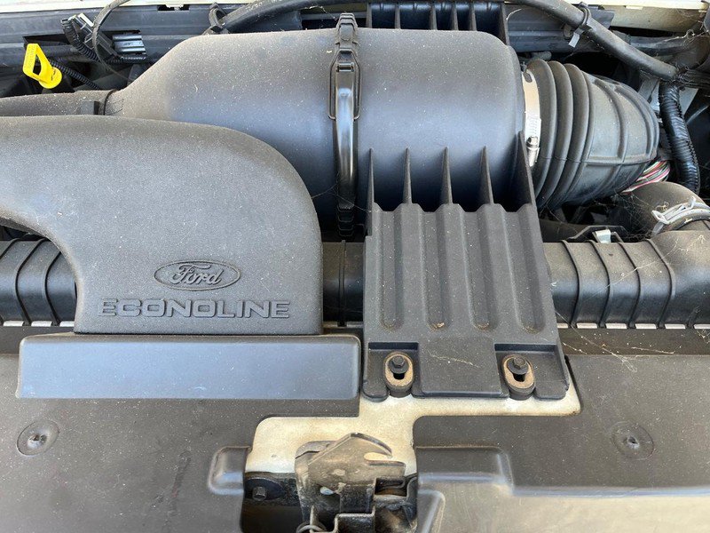 Used 2005 Ford E-350 and Econoline 350 Extended Super Duty RWD image 10