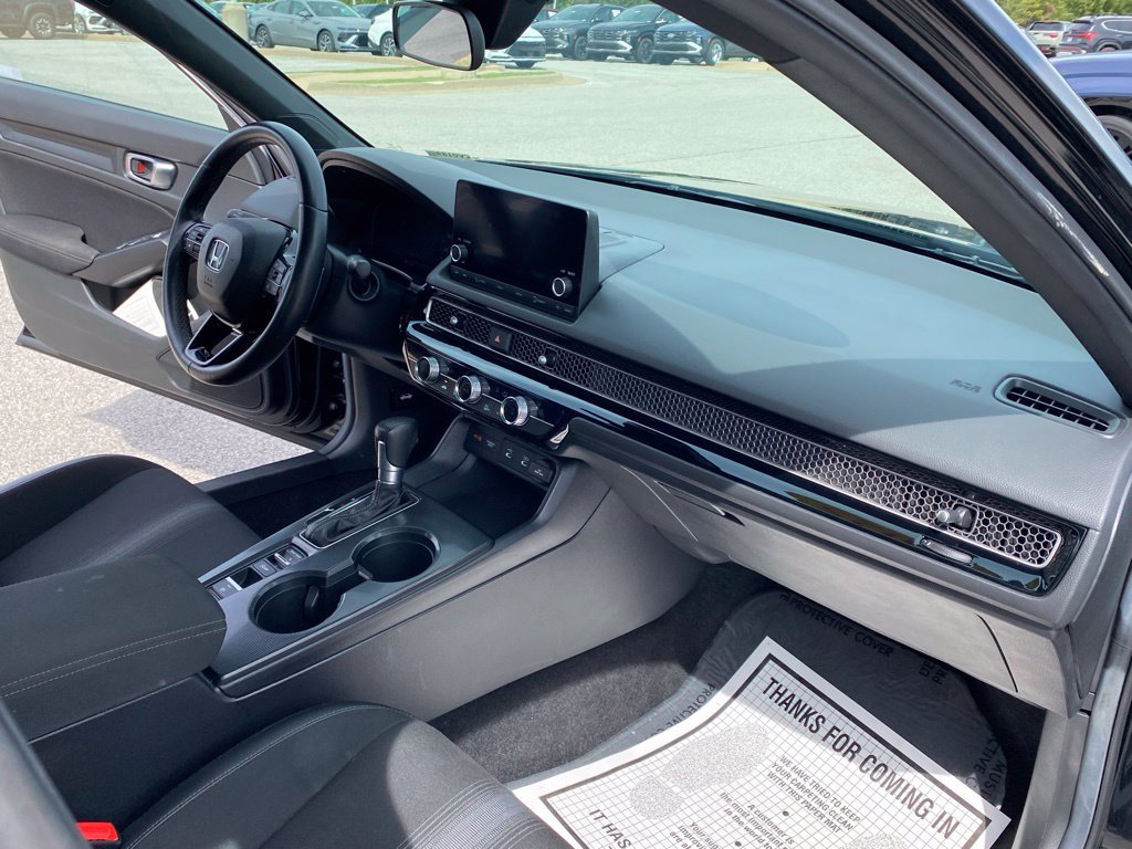 Used 2025 Honda Civic Sport image 30