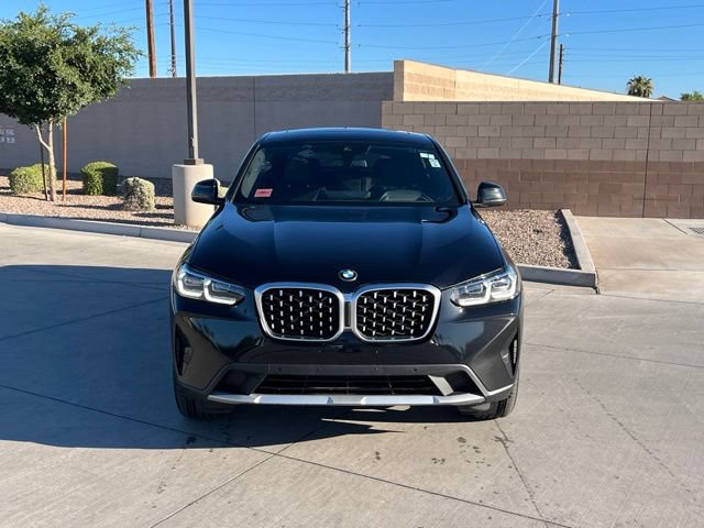 Used 2025 BMW X4 xDrive30i AWD/4WD image 3