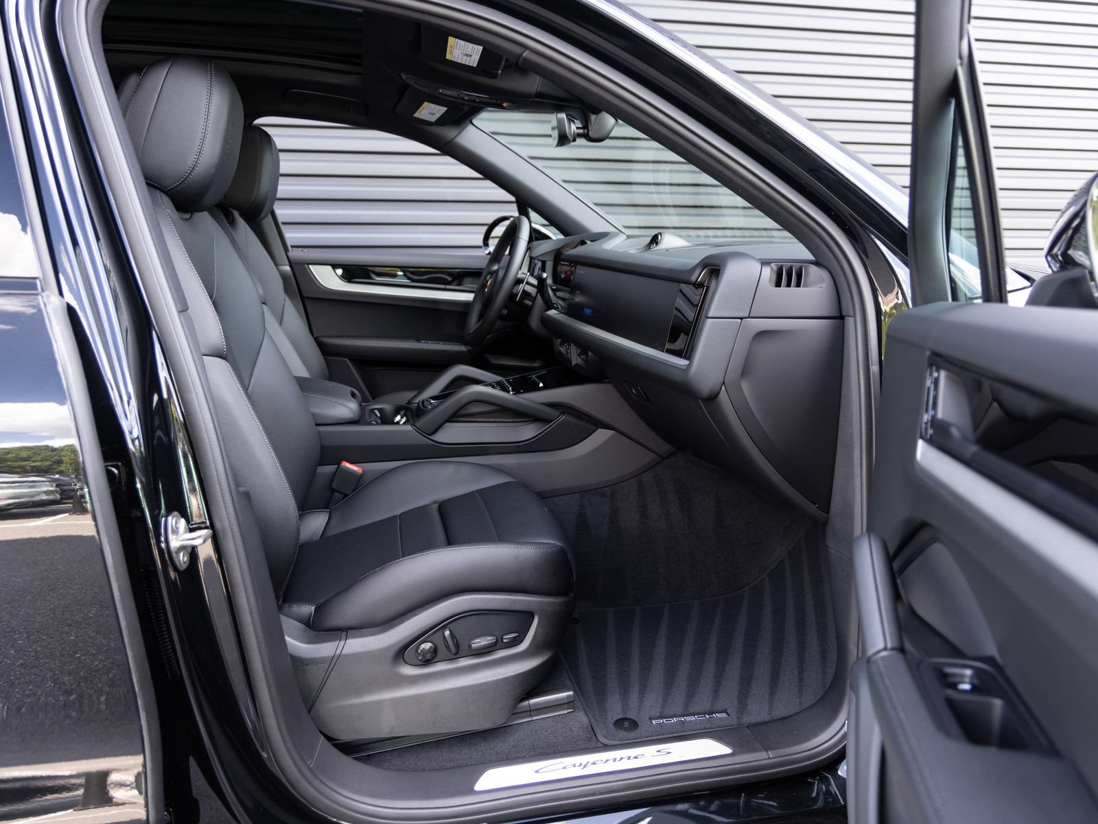 New 2026 Porsche Cayenne S AWD/4WD image 33