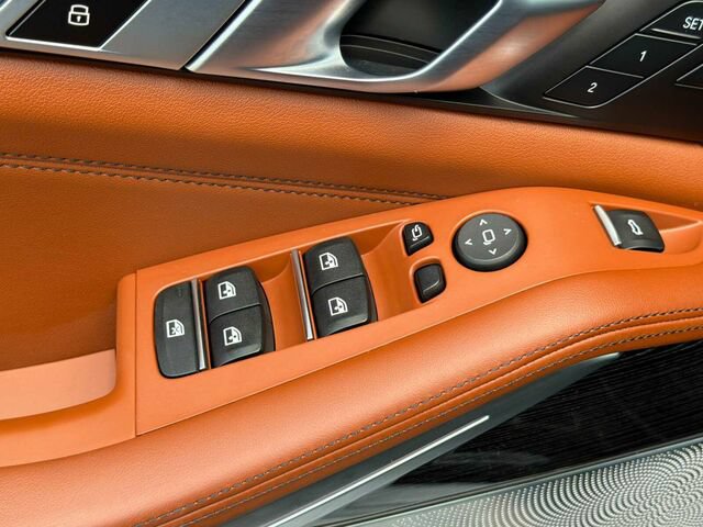 Used 2025 BMW X5 M60i AWD/4WD image 14