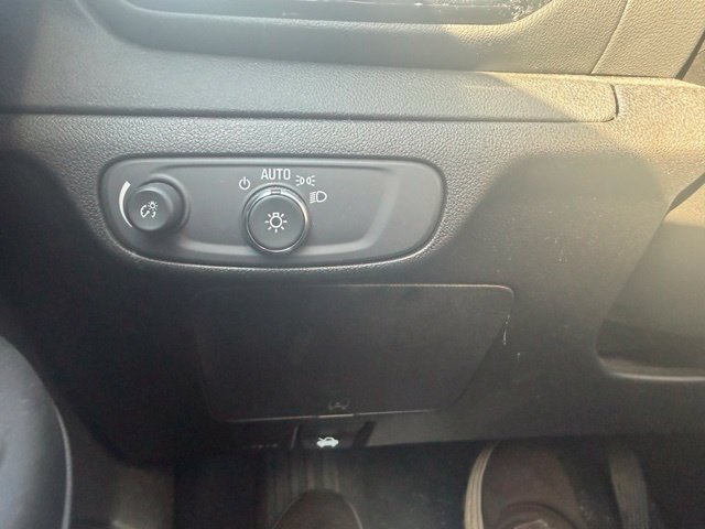 Used 2023 Chevrolet Bolt EUV LT w/ Convenience Package FWD image 15
