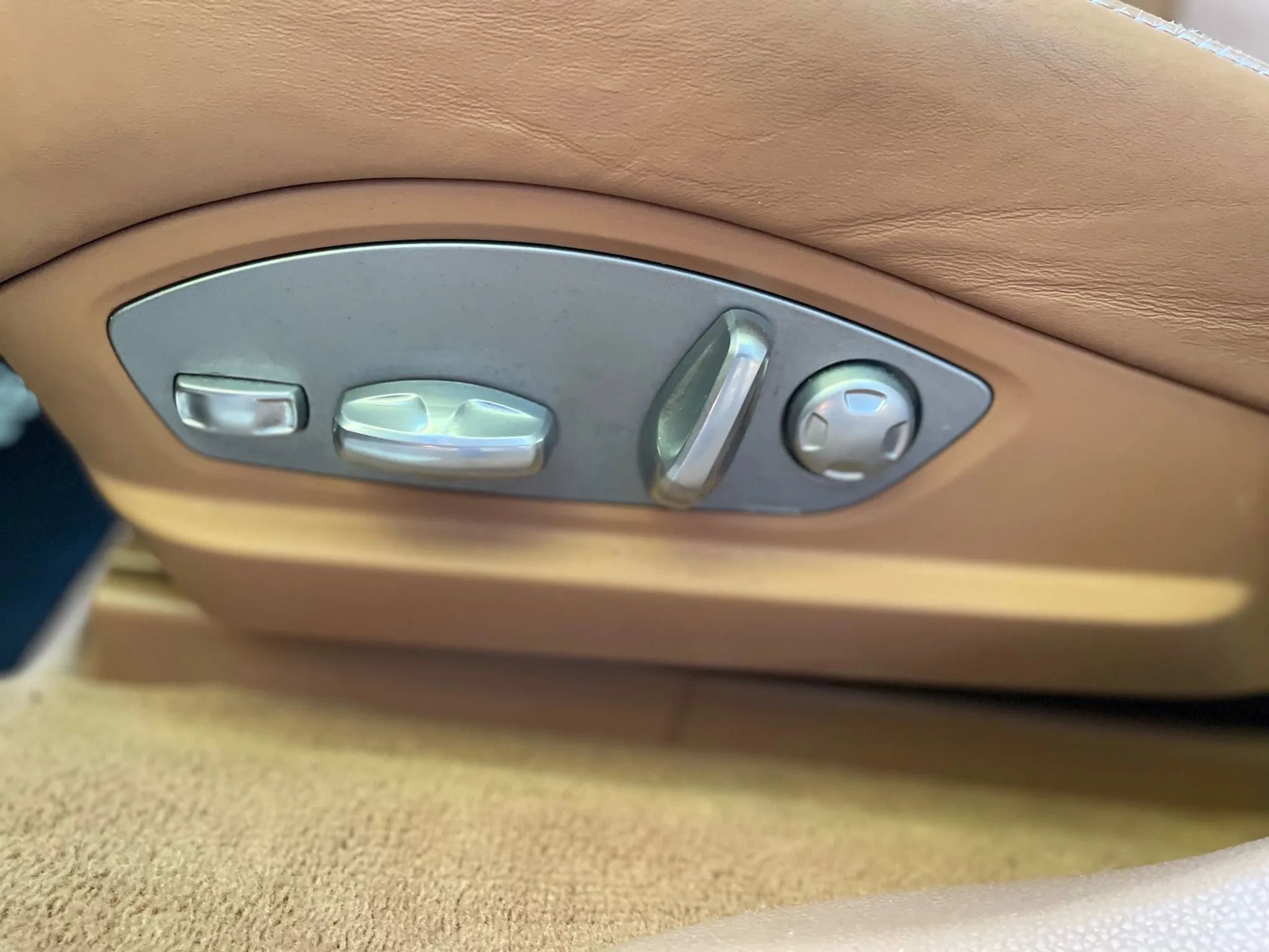 Used 2016 Porsche Panamera S image 37