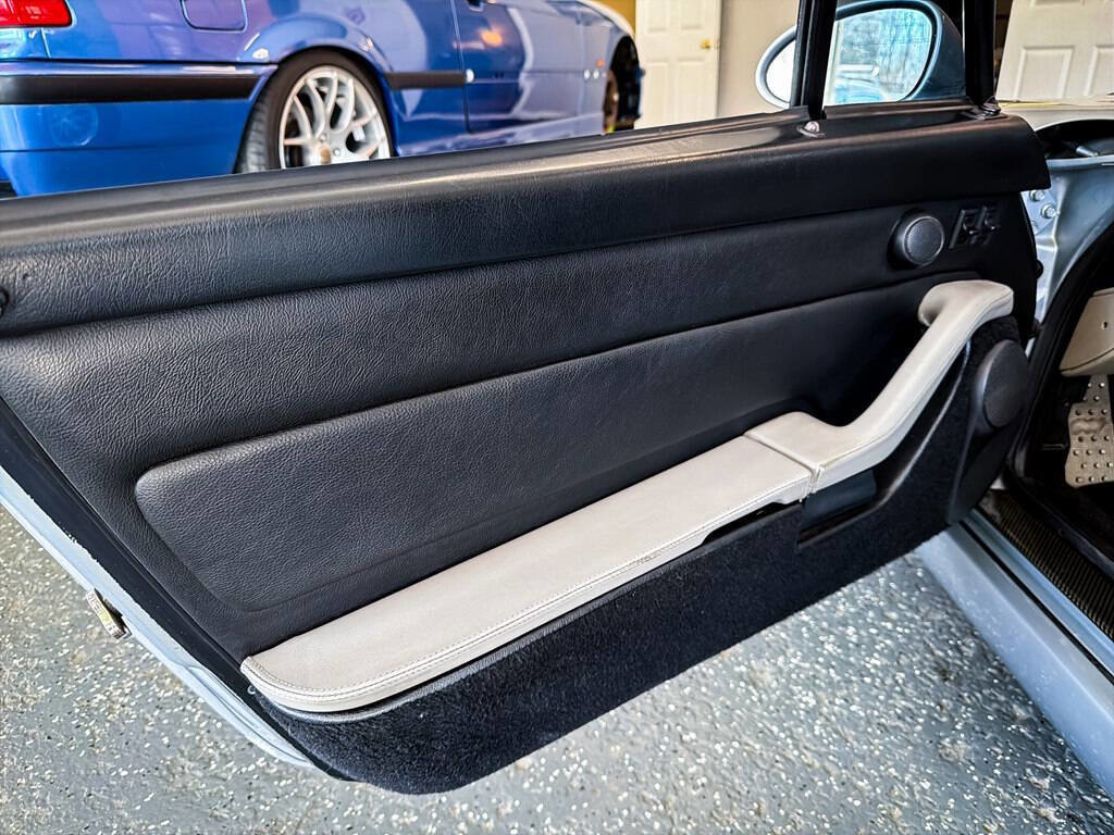 Used 1996 Porsche 911 Carrera RWD image 24