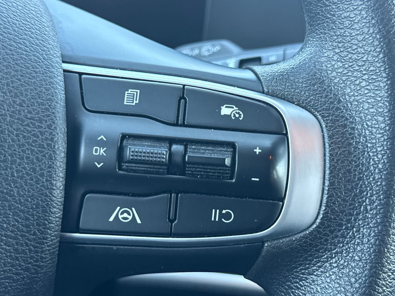 Used 2024 Kia Sportage LX image 28