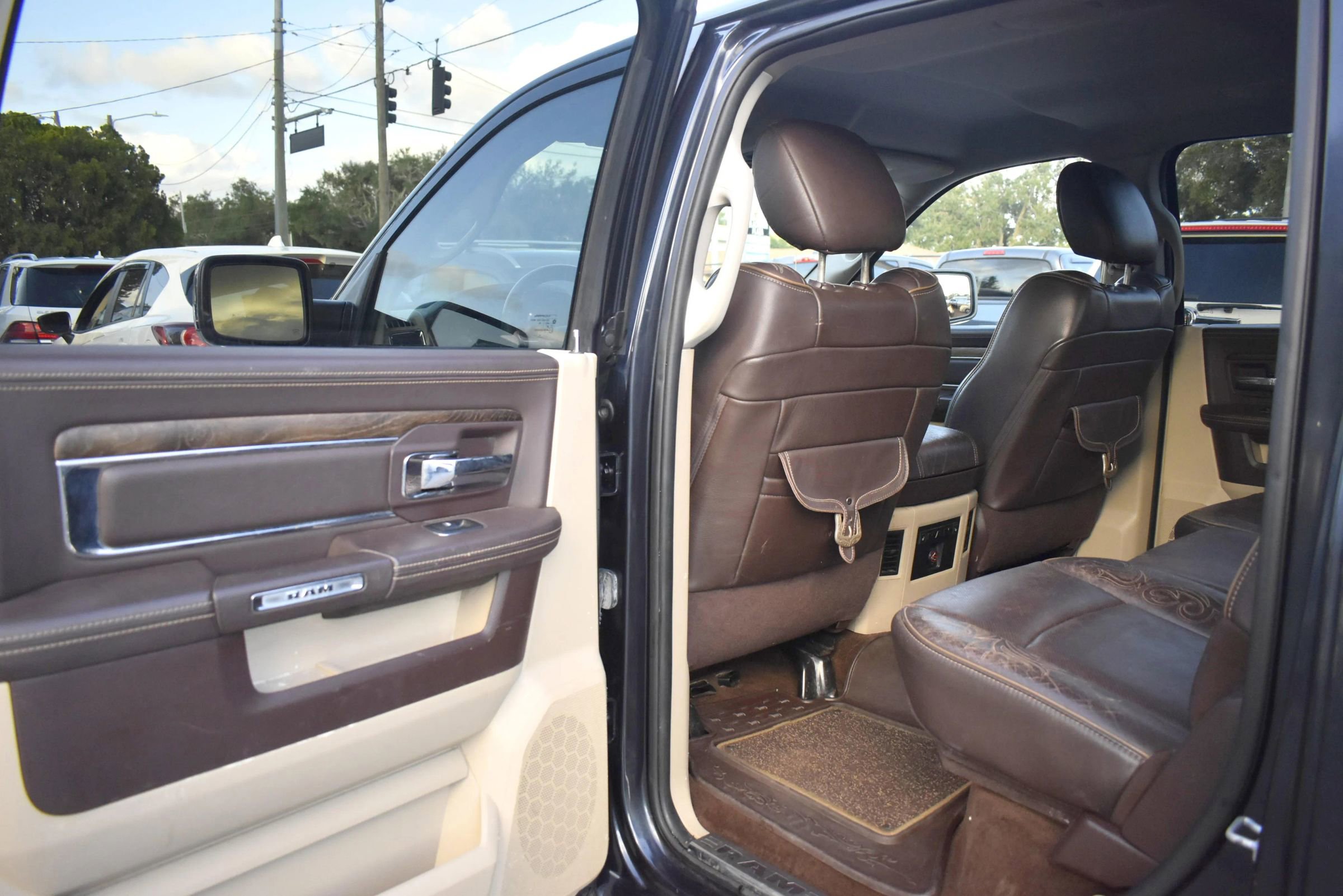 Used 2015 RAM 1500 Laramie Longhorn w/ Convenience Group image 25