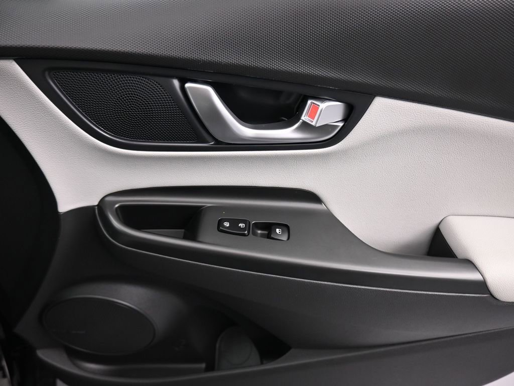 Used 2023 Hyundai Kona Limited w/ Cargo Package FWD image 44