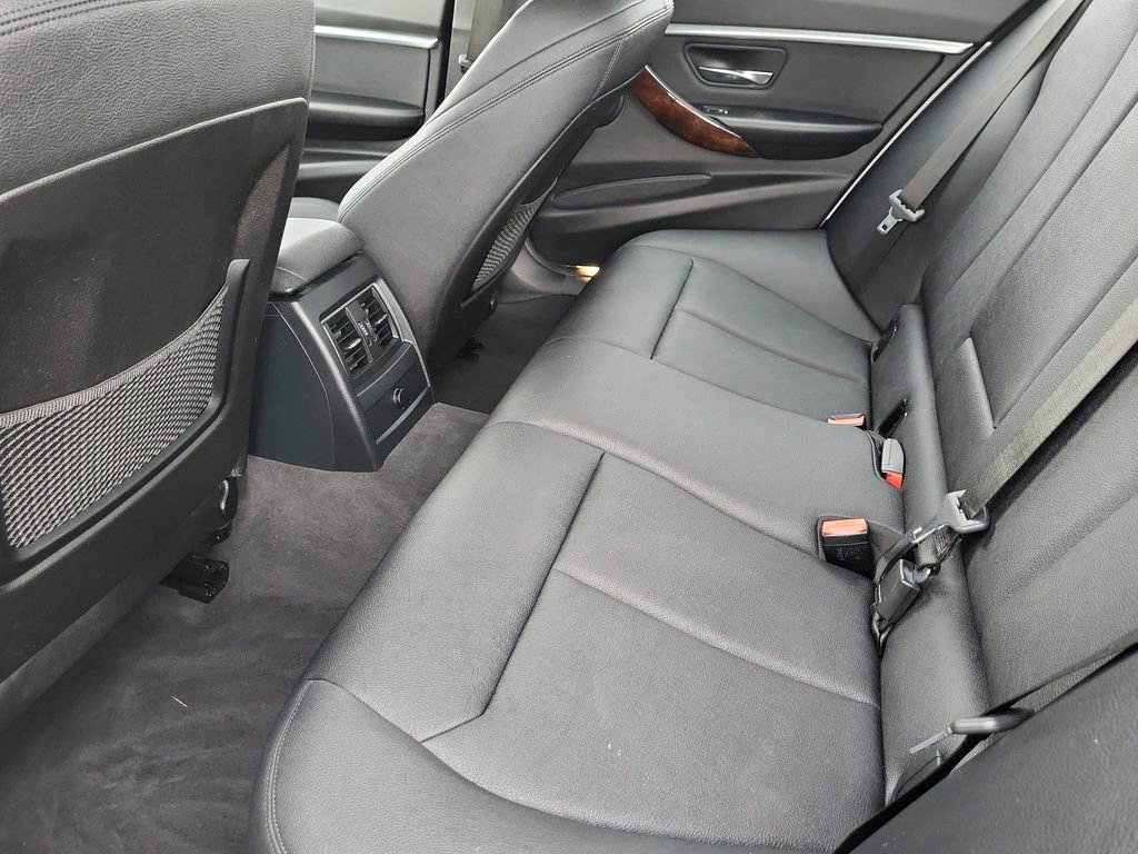 Used 2018 BMW 330i xDrive Sedan image 12