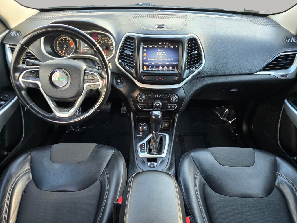 Used 2018 Jeep Cherokee Latitude Plus AWD/4WD image 2