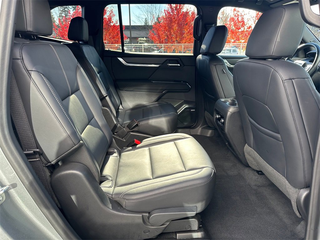 Used 2024 GMC Acadia Elevation image 12