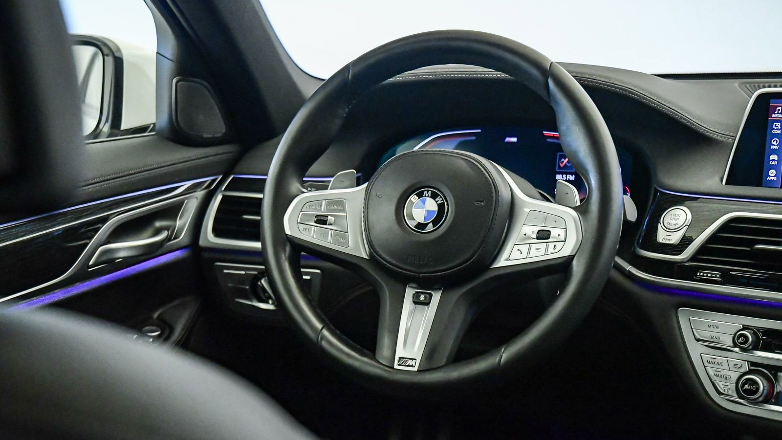 Certified 2022 BMW 740i w/ M Sport Package RWD image 13