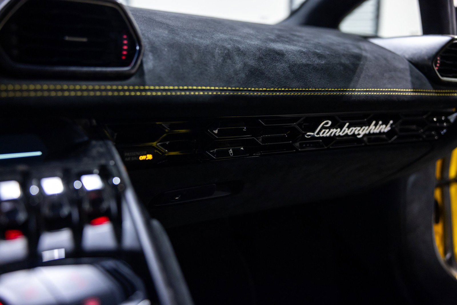 Used 2018 Lamborghini Huracan Performante image 46