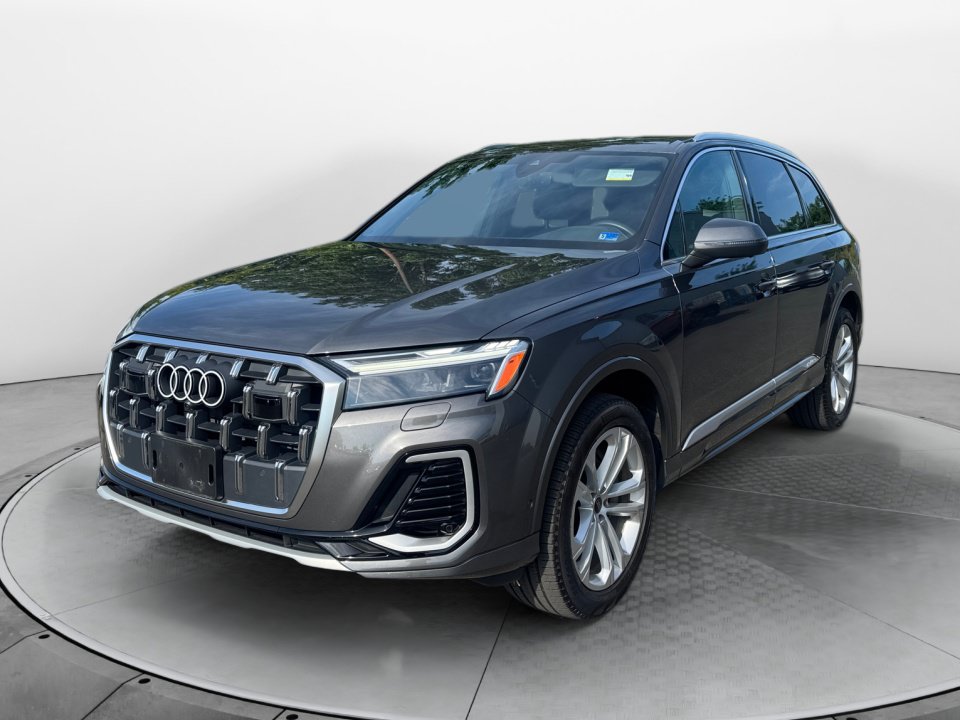 Certified 2025 Audi Q7 2.0T Premium w/ Convenience Package AWD/4WD image 3