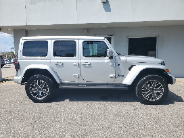 Used 2024 Jeep Wrangler High Altitude AWD/4WD image 6