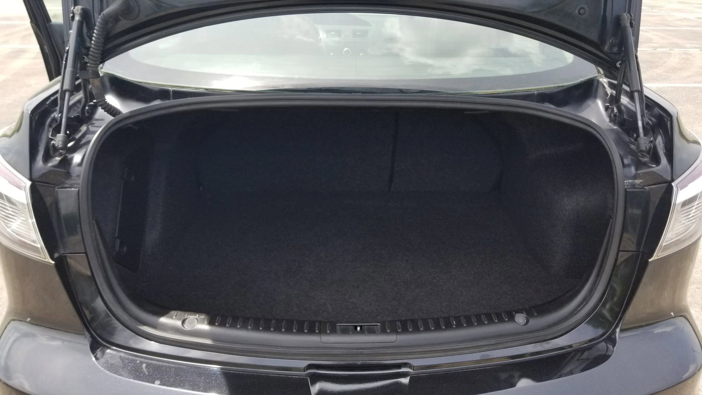 Used 2012 MAZDA MAZDA3 i Touring FWD image 19