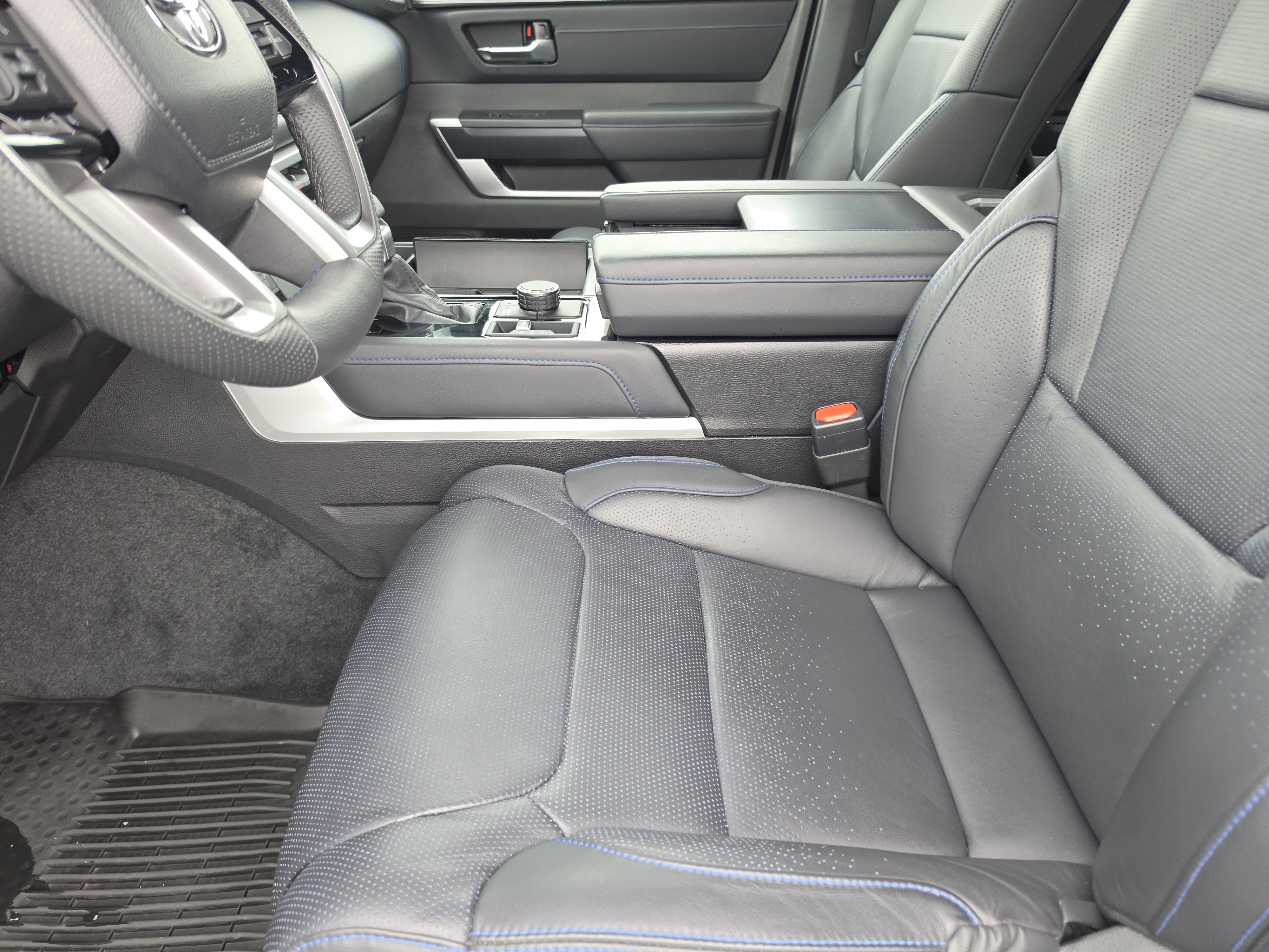 Used 2024 Toyota Tundra Platinum AWD/4WD image 9