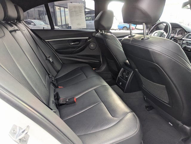 Used 2018 BMW 330e w/ Premium Package image 30