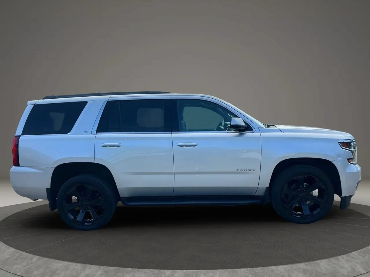 Used 2019 Chevrolet Tahoe LT AWD/4WD image 4