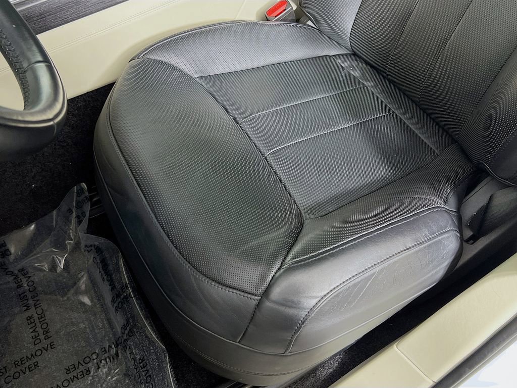 Used 2022 Land Rover Range Rover Long Wheelbase SE image 20