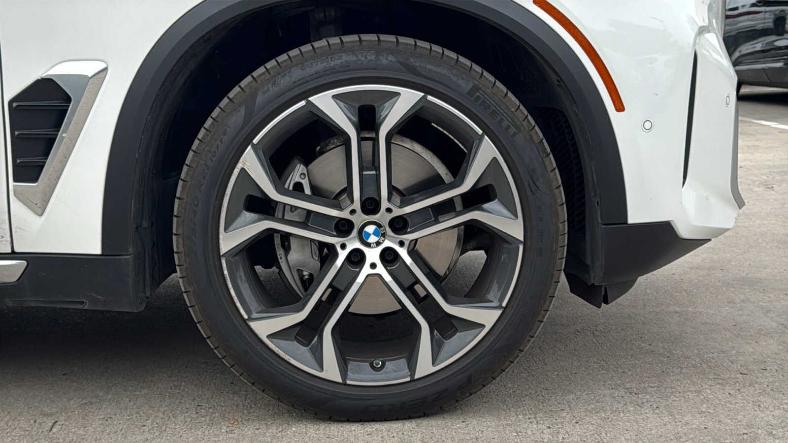 Used 2024 BMW X5 xDrive40i w/ Premium Package image 33