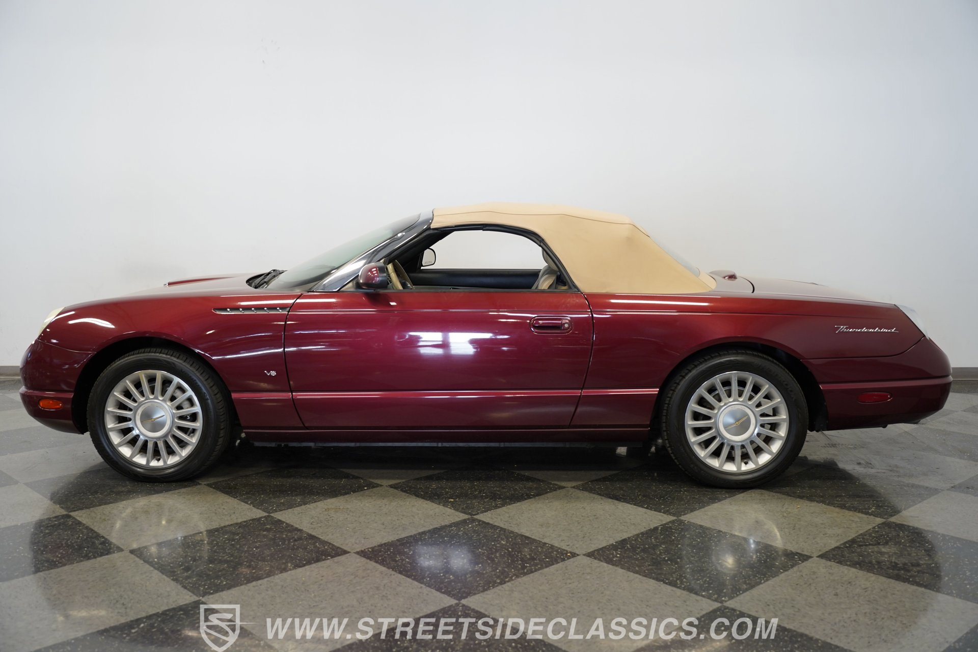 Used 2004 Ford Thunderbird RWD image 23