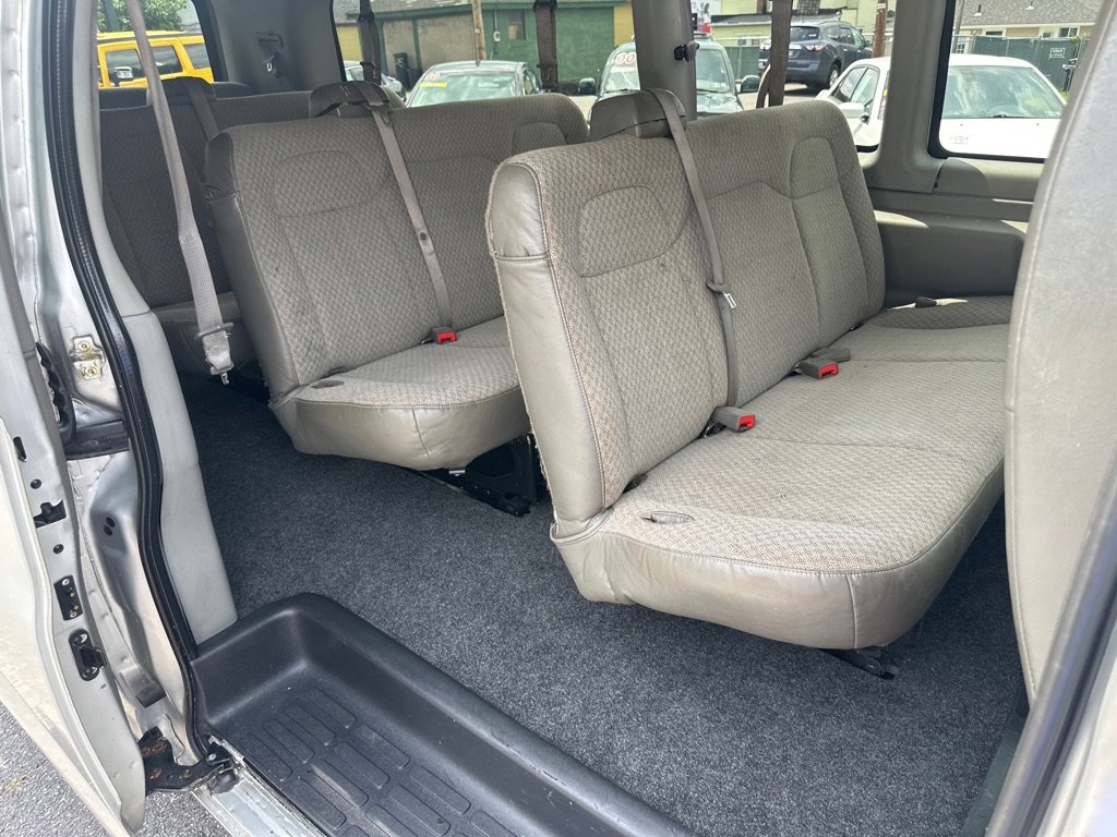Used 2015 Chevrolet Express 3500 LS image 25