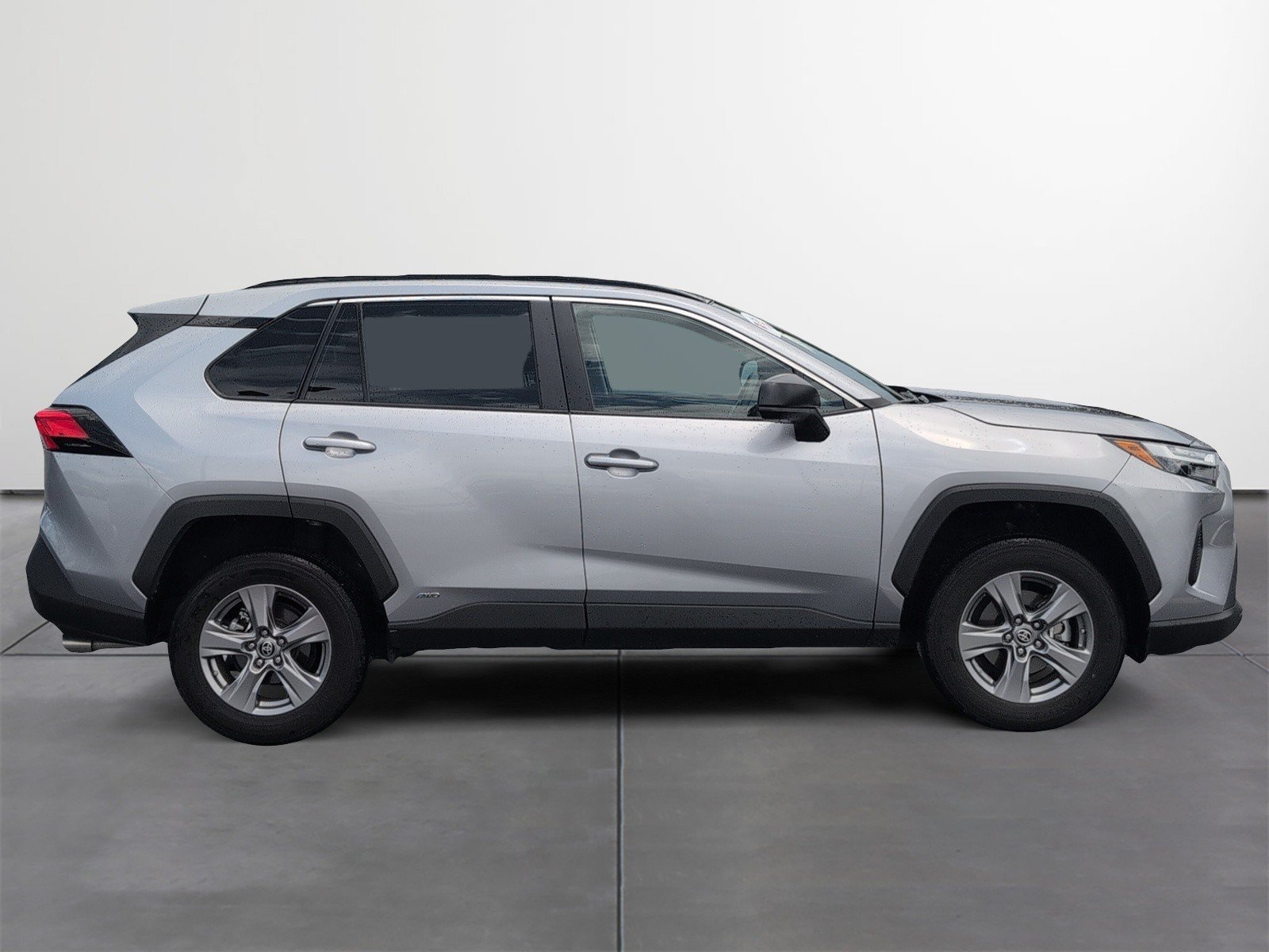 Certified 2024 Toyota RAV4 LE AWD/4WD image 6
