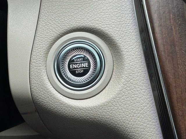 Used 2021 Mercedes-Benz GLC 300 4MATIC image 32