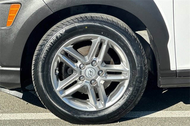 Used 2021 Hyundai Kona SE w/ Cargo Package image 32