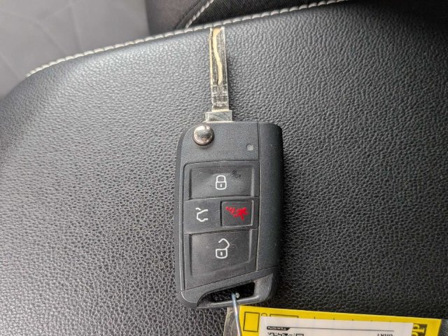 Certified 2025 Volkswagen Jetta Sport FWD image 28