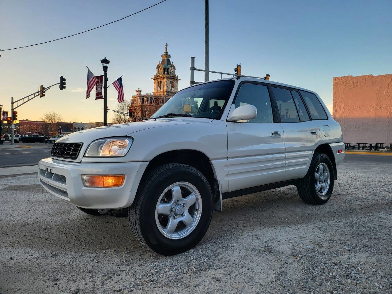 Used 1999 Toyota RAV4 4WD 4-Door image 1