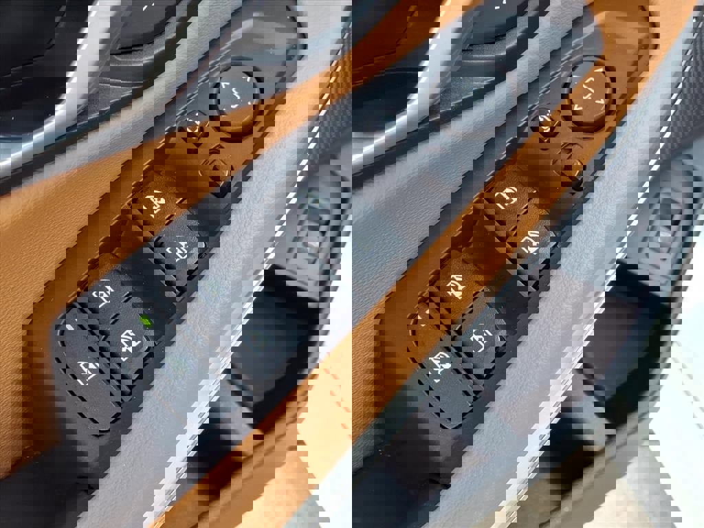 Used 2021 BMW 330i xDrive Sedan w/ Premium Package image 14