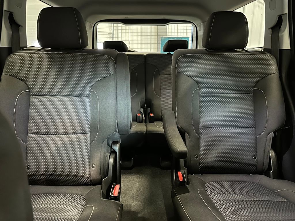 Used 2023 GMC Acadia SLE w/ Driver Convenience Package image 30