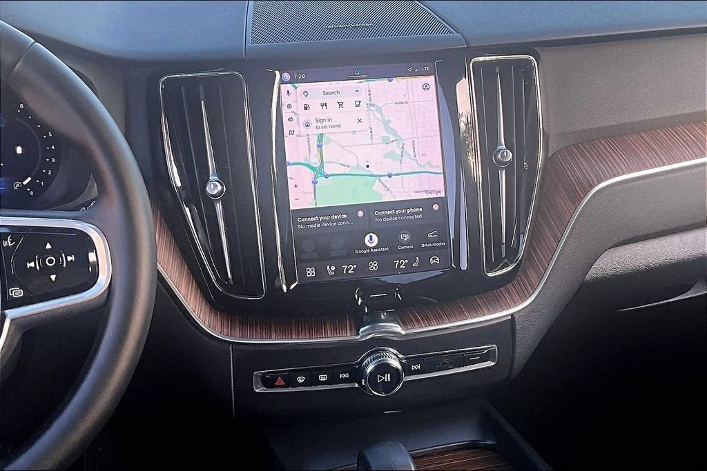 Certified 2023 Volvo XC60 B5 Plus w/ Climate Package AWD/4WD image 8