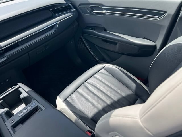 Certified 2024 Kia EV9 GT-Line AWD/4WD image 13