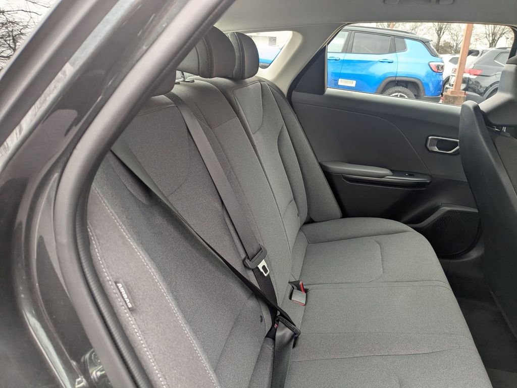 Used 2025 Kia K4 LXS image 62