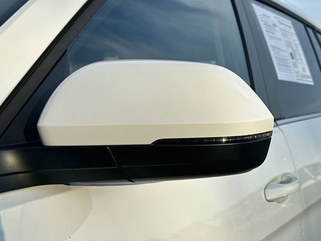 Used 2025 Volkswagen Atlas SE w/ Black Wheel Package image 10