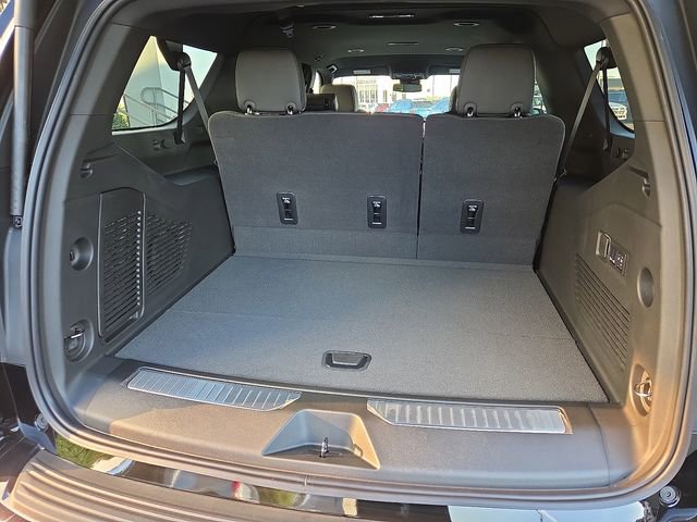 New 2026 Chevrolet Suburban Premier image 7