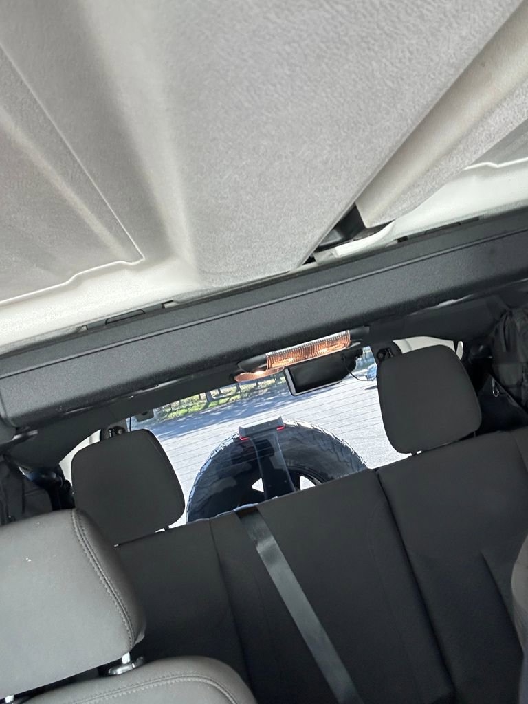 Used 2018 Jeep Wrangler Unlimited Sport S image 34